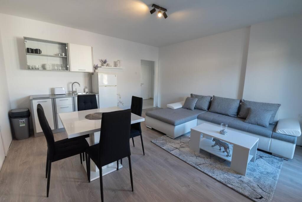 Ferienwohnung Apartman Iva Zadar Exterior foto